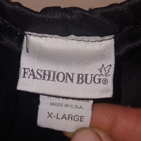 Shorts - Picture 2 of 3